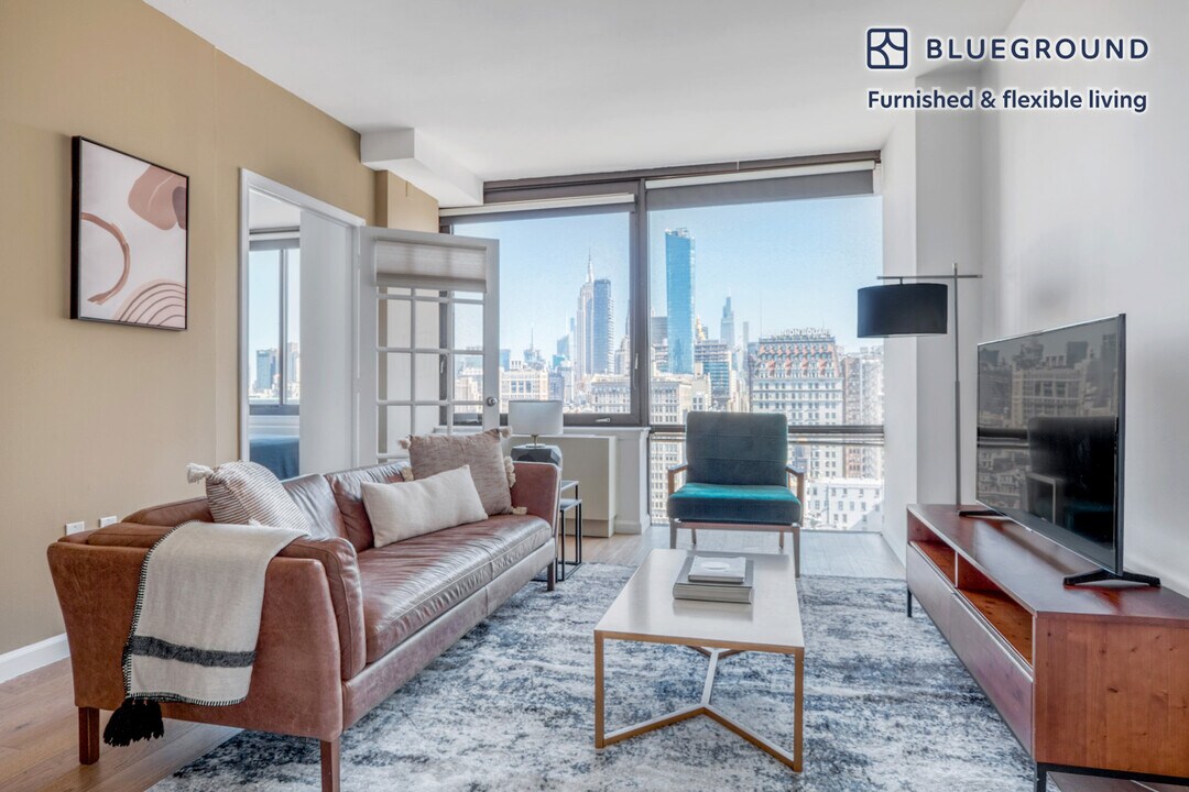 1 Union Square South in New York, NY - Building Photo