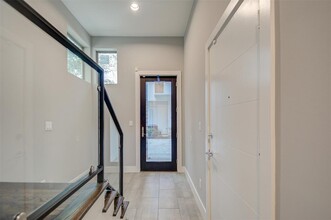 3217 Garrow St in Houston, TX - Building Photo - Building Photo