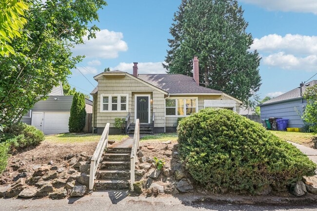 property at 5526 N Delaware Ave