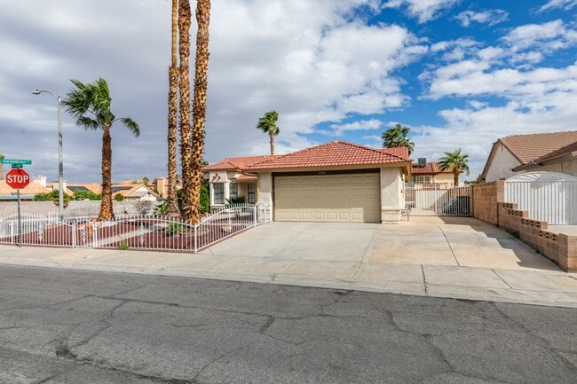 2801 Marathon Dr in Henderson, NV - Building Photo - Building Photo