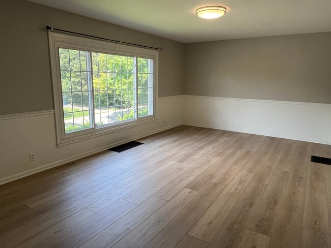 property at 533 E 60th St