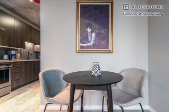 939 W Washington Blvd, Unit FL6-ID204 in Chicago, IL - Building Photo - Building Photo