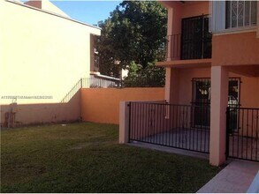 2415 NW 11th St in Miami, FL - Building Photo - Building Photo