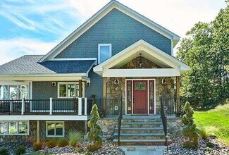 21 Contentment Ln in Red Hook, NY - Building Photo - Building Photo