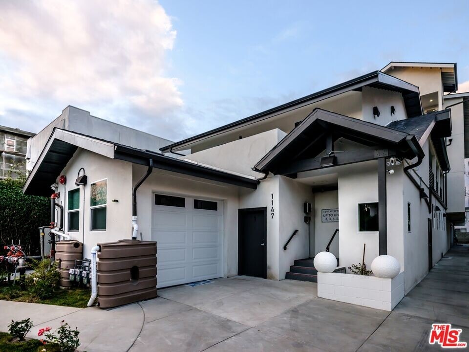 1147 W 37th St in Los Angeles, CA - Building Photo