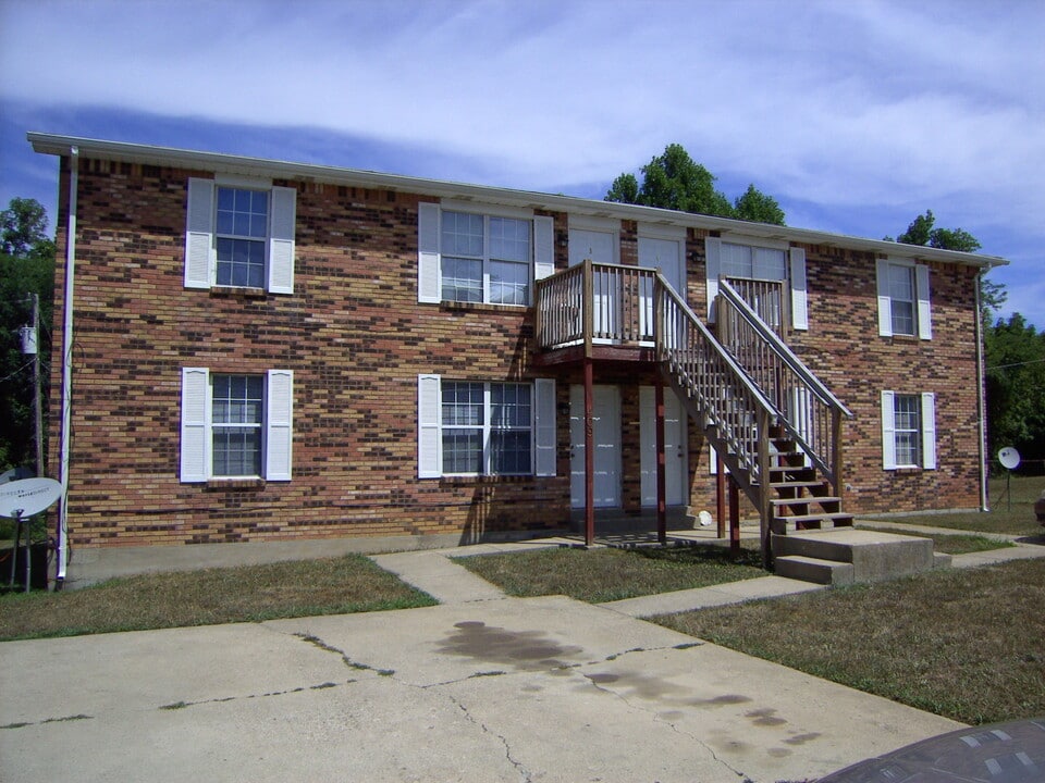 409 Shelby Ave in Radcliff, KY - Building Photo