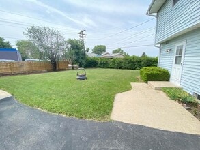 609 Gascoigne Dr in Waukesha, WI - Building Photo - Building Photo