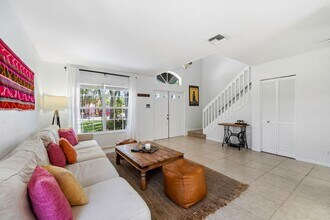 1527 S Club Dr in Wellington, FL - Building Photo - Building Photo