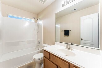 10406 Harbor Canyon Dr in Humble, TX - Building Photo - Building Photo