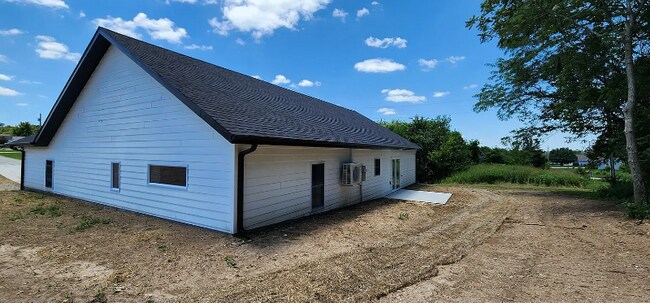504 Brian St in Ava, MO - Foto de edificio - Building Photo