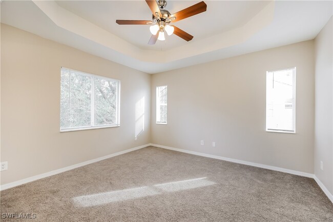 723 Bedford Dr in Lehigh Acres, FL - Building Photo - Building Photo