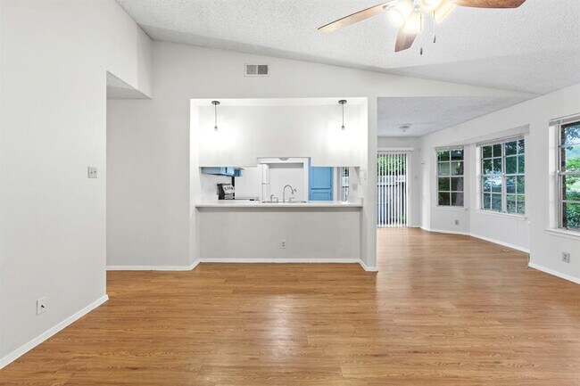 9902 Brasher Dr in Austin, TX - Building Photo - Building Photo