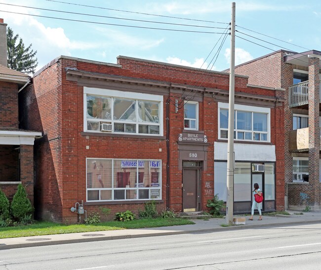 590 Main St E in Hamilton, ON - Building Photo - Primary Photo