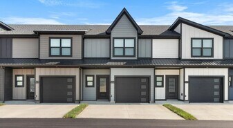 504 Jonathan Wade Cir in Clarksville, TN - Building Photo