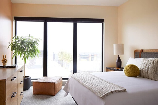 1050 Brady Ave NW in Atlanta, GA - Building Photo - Building Photo