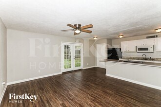 6914 Pickett Dr in Richmond, TX - Building Photo - Building Photo