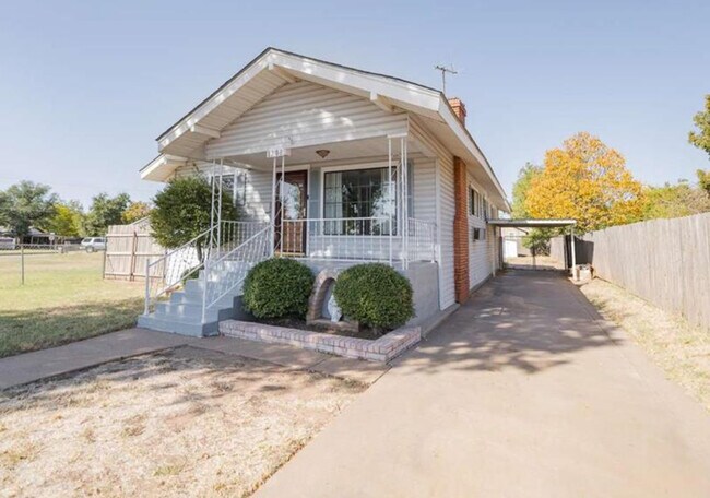 property at 1208 Tyler St