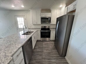 2130 Bobwhite Ct in Clovis, NM - Building Photo - Building Photo