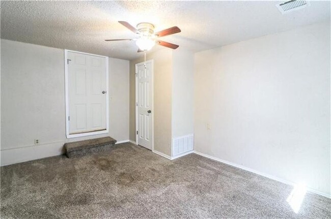 property at 6505 SE 15th St