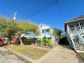 2014 39th St in Galveston, TX - Building Photo