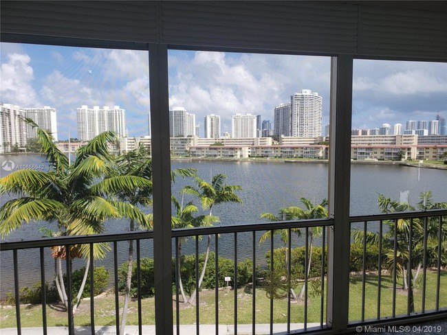 2861 Leonard Dr-Unit -F507 in Aventura, FL - Foto de edificio - Building Photo