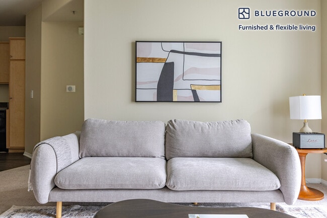 5535 Westlawn Ave in Los Angeles, CA - Foto de edificio - Building Photo