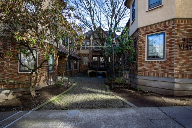 property at 912 SW Vista Ave