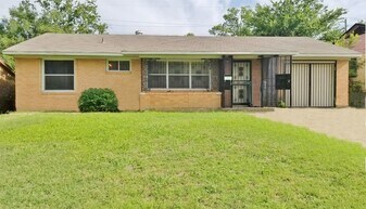 514 Highfall Dr in Dallas, TX - Building Photo
