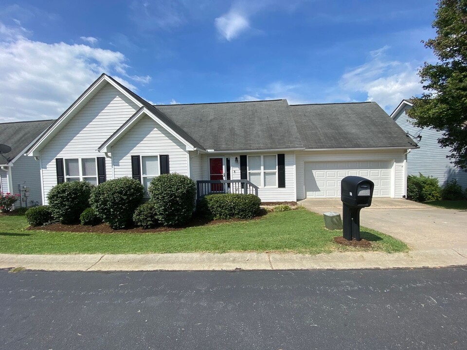 97 Rotunda Cir in Asheville, NC - Building Photo