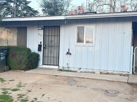 501 S University St in Redlands, CA - Building Photo