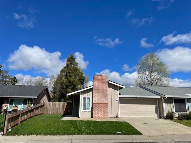 6 La Sara Ct in Sacramento, CA - Building Photo - Building Photo