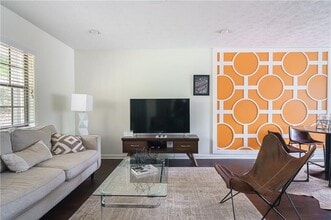 942 Cadencia Way SW in Lilburn, GA - Building Photo - Building Photo