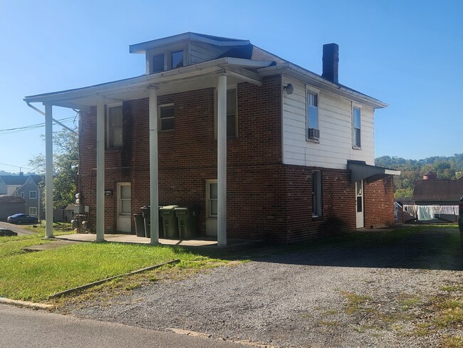 701 Grant Ave, Unit 2