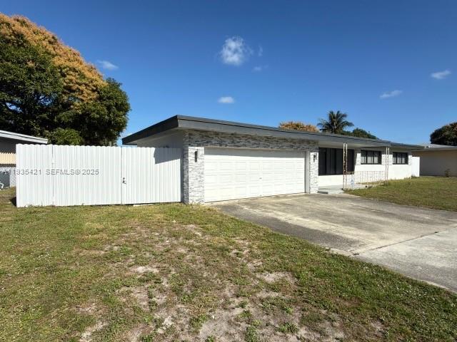 860 W Dayton Cir in Fort Lauderdale, FL - Building Photo - Building Photo