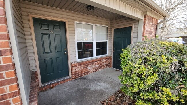 610 N Detroit Ave in Russellville, AR - Building Photo - Building Photo