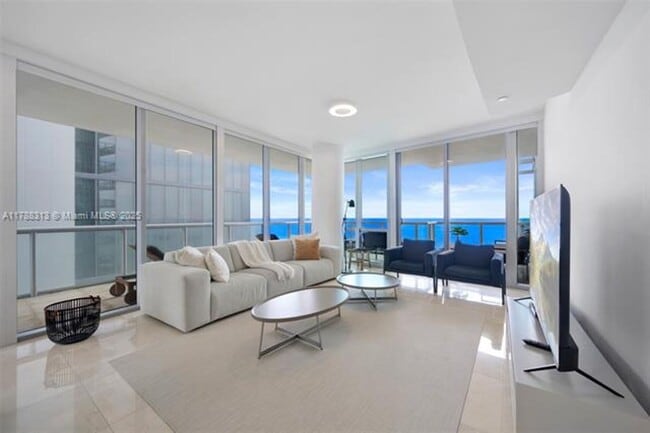 17121 Collins Ave