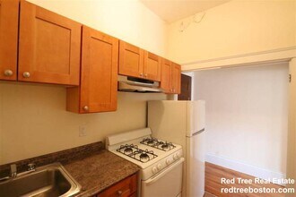 2 Ware St in Cambridge, MA - Building Photo - Building Photo