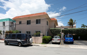 321 Madison St in Hollywood, FL - Building Photo - Building Photo