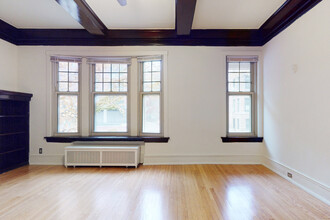 1413-15 E. 57th in Chicago, IL - Foto de edificio - Building Photo
