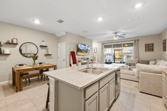 13664 NW 9th Rd in Newberry, FL - Building Photo - Building Photo