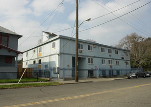 Arena Park Apartments in Stockton, CA - Building Photo - Building Photo