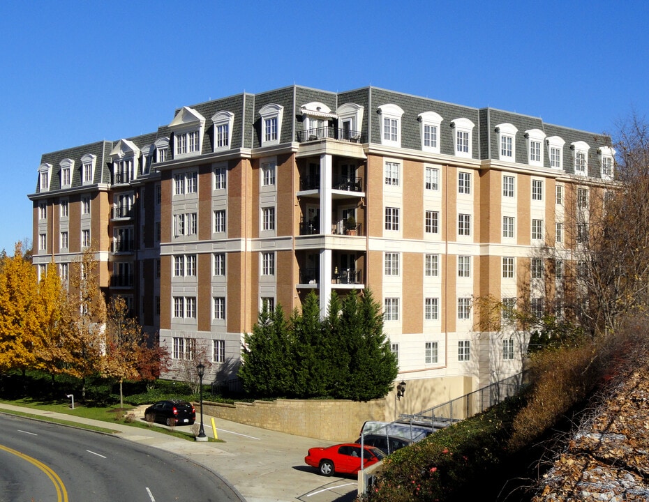 Corinthian Condominium in Bala Cynwyd, PA - Foto de edificio