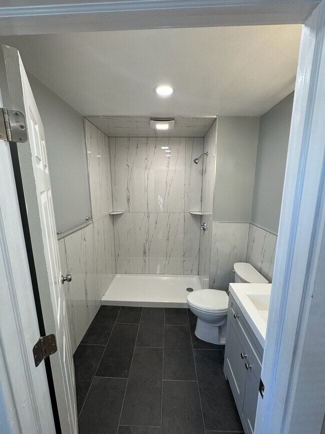 193 Winter St, Unit 1 in Saugus, MA - Building Photo - Building Photo