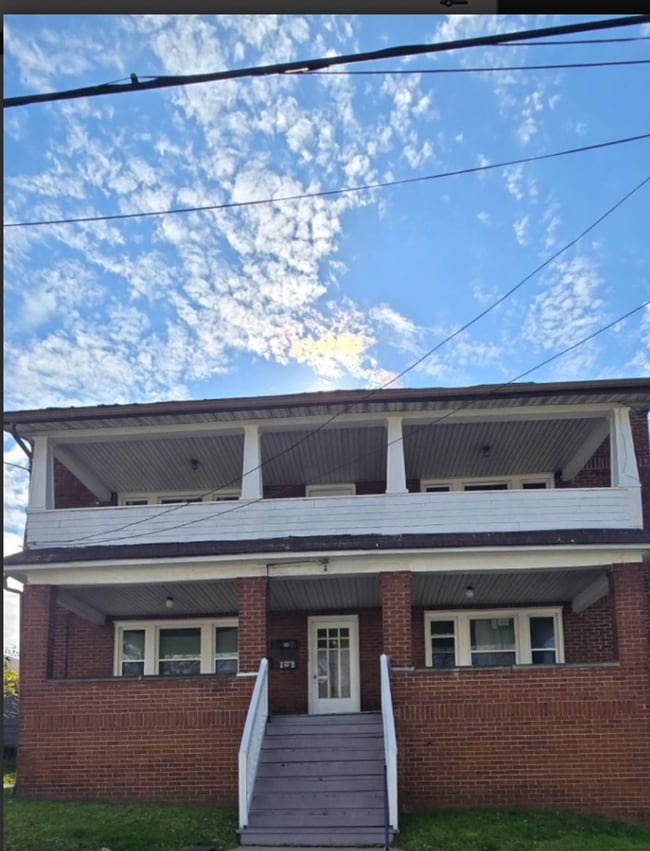 property at 2264 5th St SW