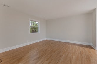 27 N Victoria Ln in Streamwood, IL - Building Photo - Building Photo