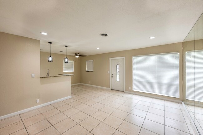 131 NW 57th St, Unit 131 NW 57 Street in Oakland Park, FL - Building Photo - Building Photo