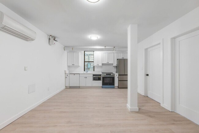 258-264 Wadsworth Ave in New York, NY - Building Photo - Interior Photo