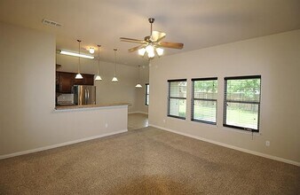 109 Buckingham Dr in Waxahachie, TX - Building Photo - Building Photo