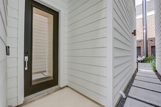 5837 Dolores St in Houston, TX - Building Photo - Building Photo