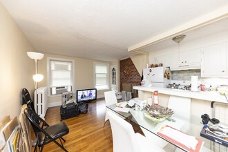 10 Clinton St-Unit -4 in Taunton, MA - Foto de edificio - Building Photo